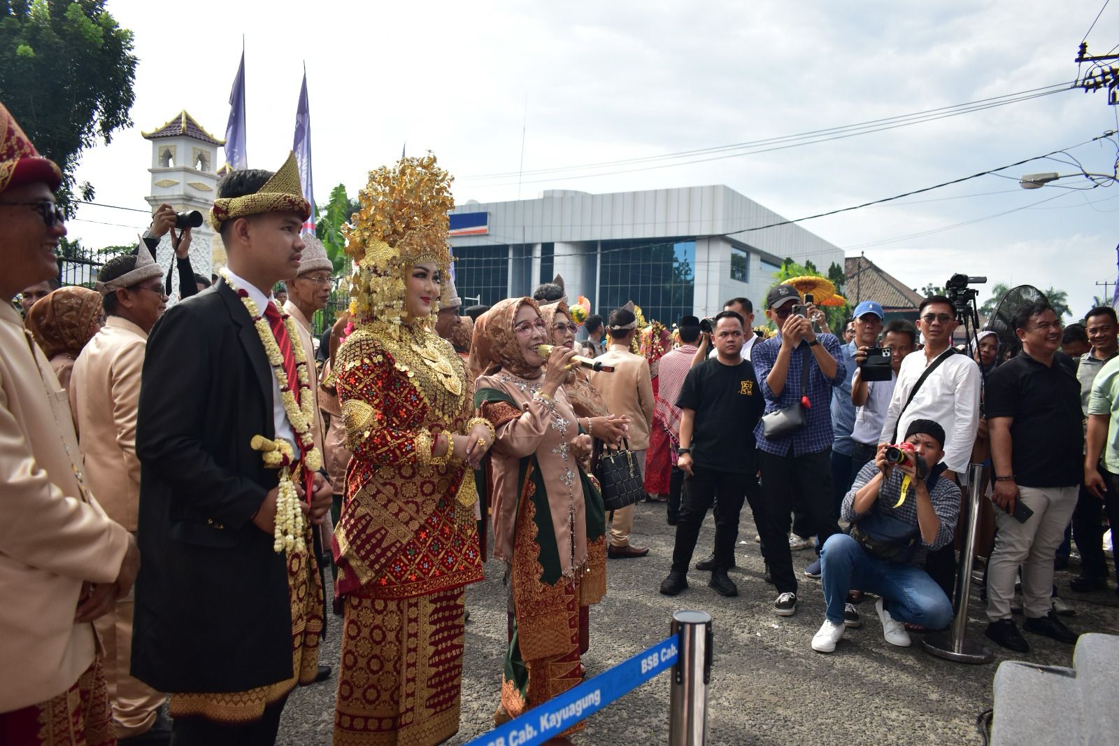 .Kemeriahan Lebaran di Kayuagung: Midang Bebuke dan Cang Incang Memperkenalkan Warisan Budaya,