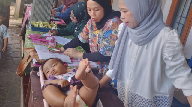Posyandu Aster 1 RW 01 Cisarua Tingkatkan Kesehatan Warga Lewat Layanan Rutin