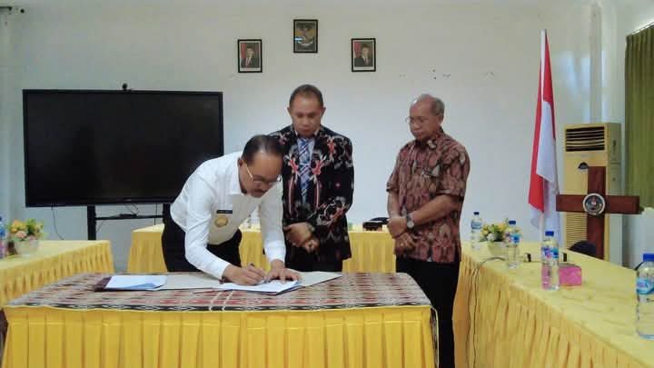 Pemkab Sumba Tengag Mengandeng Universitas Kristen Artha Wacana Kupang Untuk Buka Kelas Hybrid