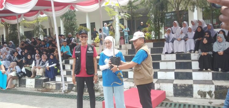 Refleksi Di HUT 10 Tahun SMP IT Hayatan Thayyibah Kota Sukabumi Bersama Kepsek Sutrisno, M.Pd., M.Ak Refleksi Di HUT 10 Tahun SMP IT Hayatan Thayyibah Kota Sukabumi Bersama Kepsek Sutrisno, M.Pd., M.Ak