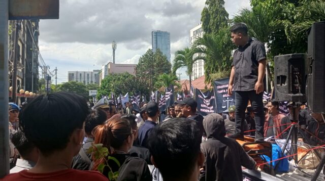 Ratusan Massa Demo di Mapolresta Bandar Lampung, Tuntut Penetapan Tersangka Konflik Malahayati