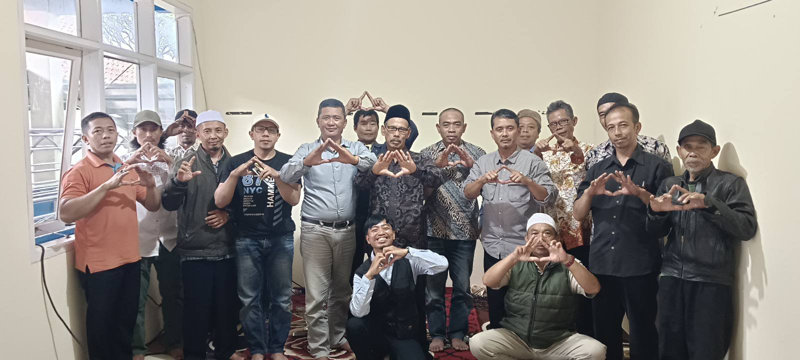 Pengurus RW 11 dan RT Kampung Babakan Jampang Resmi Dilantik, Lurah Cisarua Tekankan Sinergi Demi Kesejahteraan Warga