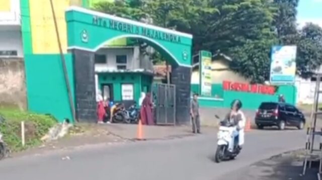 PPDB Tahun Ajaran 2025: Biaya Pembelian Materai Dibebankan ke Calon Siswa, Padahal Harusnya Di Masukan Dalam Alokasi Anggaran PPDB