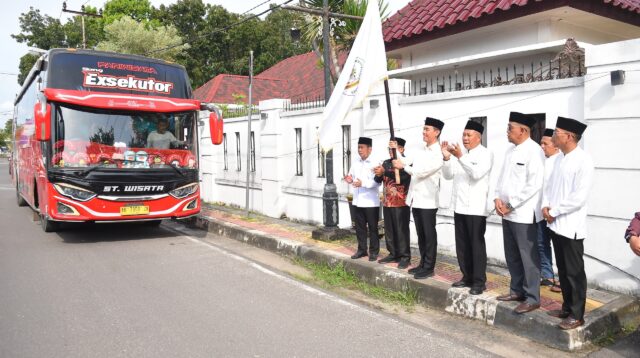H. Muchendi Berangkatkan Kafilah OKI Ikuti STQH Sumsel