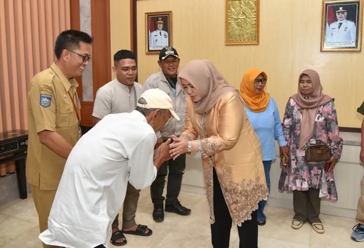 Wagub NTB Dorong Penguatan SDM dan Homestay di Wisata Hiu Paus Labuhan Jambu