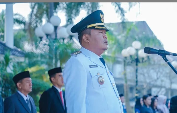 Pemkab Karawang Laksanakan Upacara Peringatan Hari Otonomi Daerah Ke-29 Tahun 20258.03.09 Pemkab Karawang Laksanakan Upacara Peringatan Hari Otonomi Daerah Ke-29 Tahun 2025