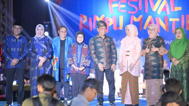 Bupati dan Wakil Bupati Bima Kompak Hadiri Gala Dinner Festival Rimpu Mantika