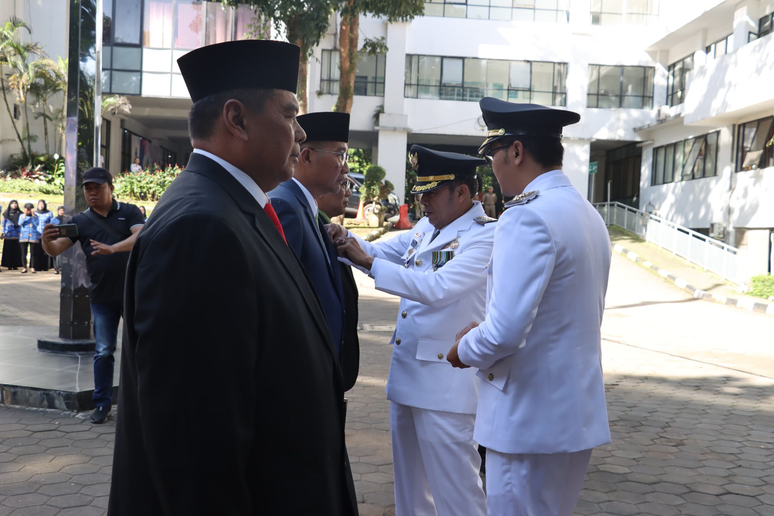 Upacara Peringatan Hari Otonomi Daerah ke-29 di Kota Cimahi Dikukuhkan, 64 Relawan Pemadam Kebakaran Angkatan II