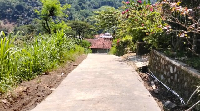 Pembangunan Jalan Kampung Baru di Desa Cimanintin Dorong Kesejahteraan Warga