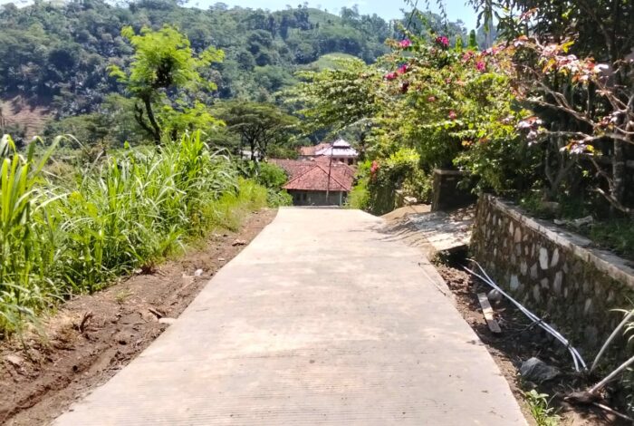 Pembangunan Jalan Kampung Baru di Desa Cimanintin Dorong Kesejahteraan Warga