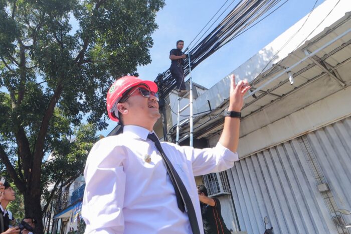 Perapihan Kabel Fiber Optik Dimulai, Pemkot Cimahi Tata Ulang Wajah Kota Perapihan Kabel Fiber Optik Dimulai, Pemkot Cimahi Tata Ulang Wajah Kota