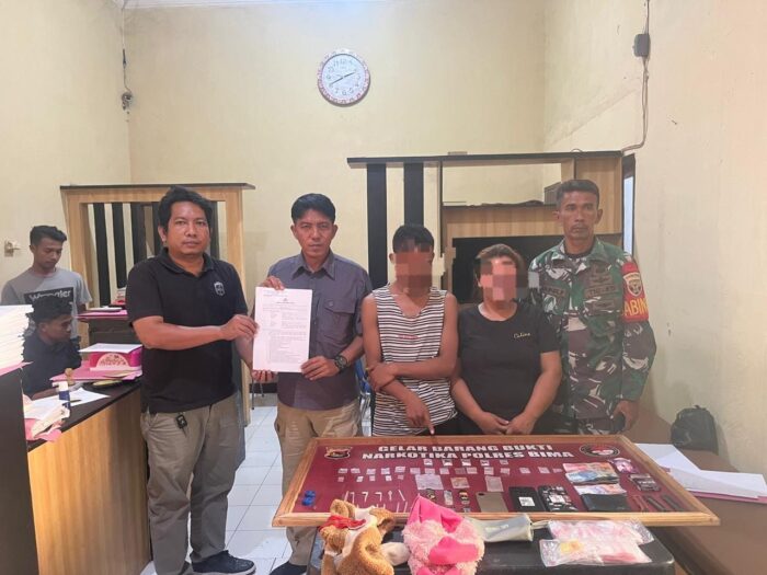 Satres Narkoba Polres Bima Menerima Penyerahan 2 Terduga Peredaran Narkoba Dari Kodim 1608/Bima