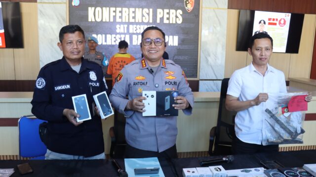 Kapolresta Pimpin Gelar Pengungkapan 31 Unit Hp ipone di Kota Balikpapan