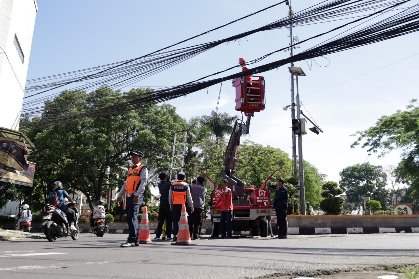 Perapihan Kabel Fiber Optik Dimulai, Pemkot Cimahi Tata Ulang Wajah Kota