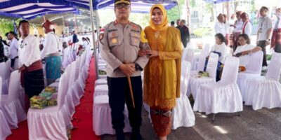 Hadir di Peringatan Hardiknas 2025, Kapolres Belu bersama Ketua Bhayangkari Saksikan Tarian Kolosal Persembahan dari 2000 Pelajar di Tapal Batas