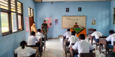 Babinsa Koramil 01/Lewa Laksanakan Monitoring Ujian di SMP Negeri 2 Nggoa