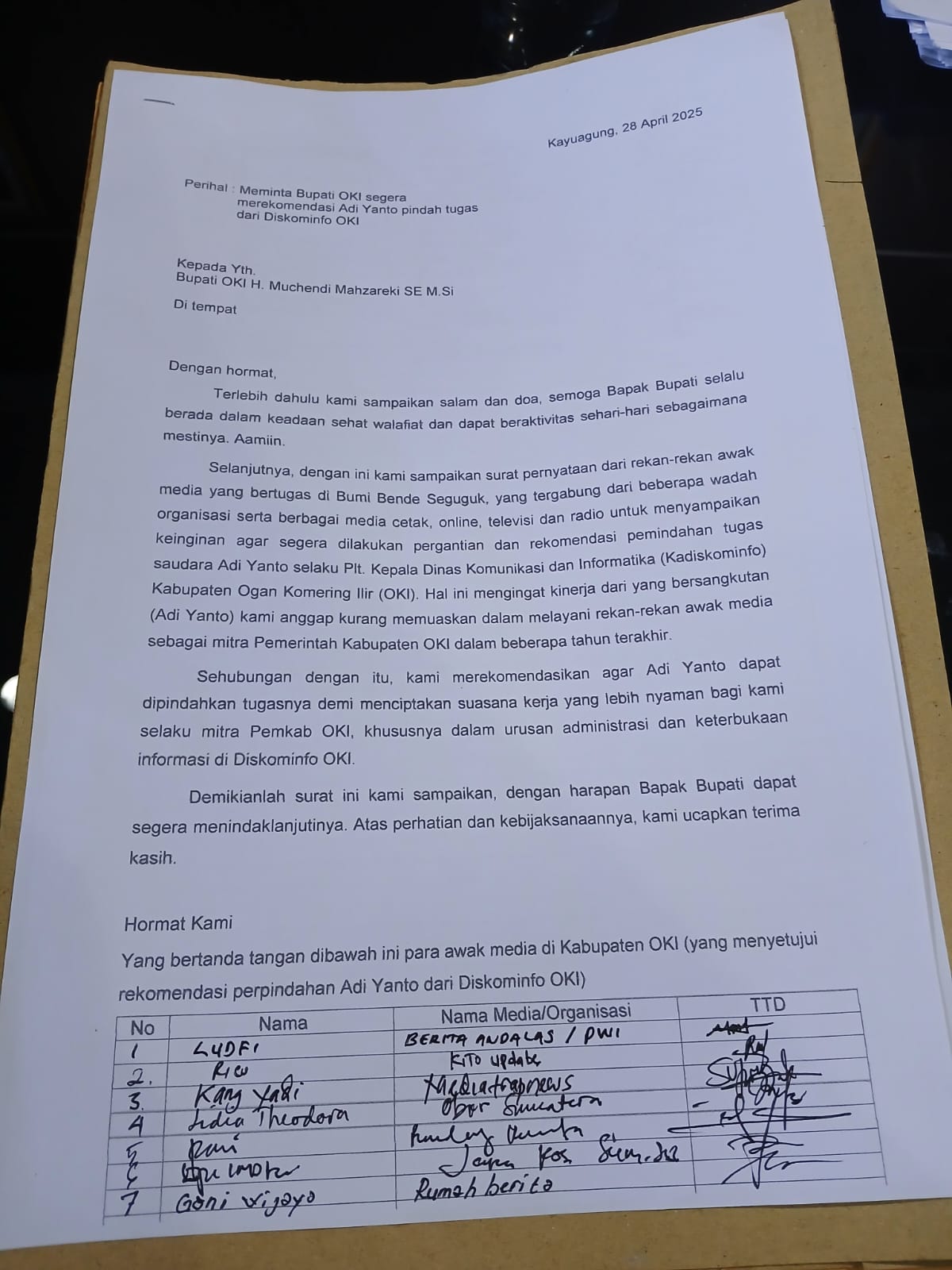 Puluhan Awak Media Desak Bupati Segera Keluarkan Adi Yanto dari Diskominfo OKI