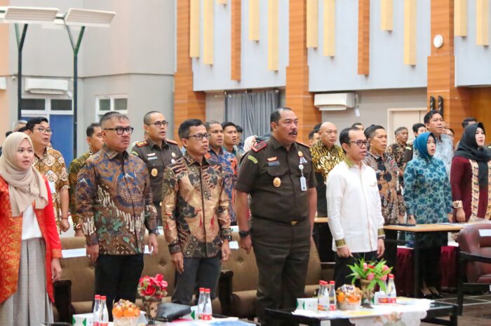 Kajati Sumbar dan Komisi Kejaksaan RI Gelar Kegiatan Focus Group Discussion (FGD) Tentang Rancangan KUHAP Bersama Fakultas Hukum Unand Kajati Sumbar dan Komisi Kejaksaan RI Gelar Kegiatan Focus Group Discussion (FGD) Tentang Rancangan KUHAP Bersama Fakultas Hukum Unand