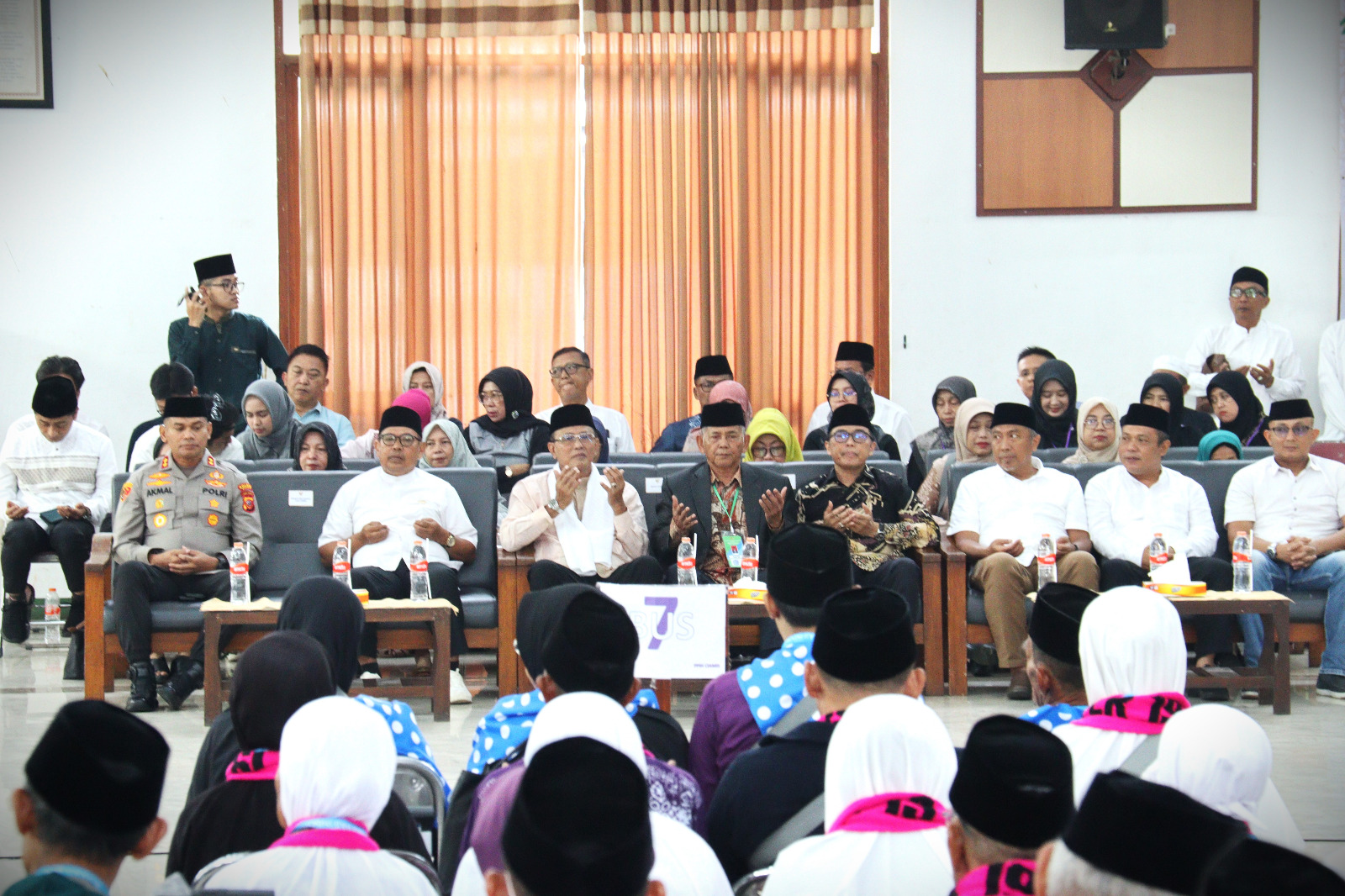 435 Jemaah Calon Haji Kloter 19 dari Ciamis Resmi Diberangkatkan