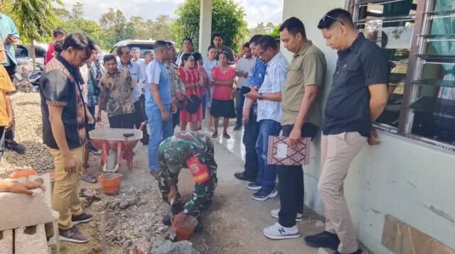 Babinsa Koramil 05/Waingapu Hadiri Peletakan Batu Pertama GBI Kawangu
