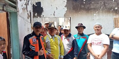 Bupati Hendrajoni Serahkan Rp15 Juta Untuk Korban Kebakaran Dilengayang