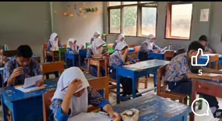SMP Negeri 4 Kotabaru Karawang Kembali ke Ujian Berbasis Kertas SMP Negeri 4 Kotabaru Karawang Kembali ke Ujian Berbasis Kertas