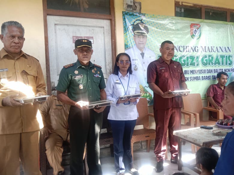 Dandim 1613/Sumba Barat Hadiri Launching Program Makan Bergizi Gratis untuk Ibu Hamil, Menyusui, dan Balita Dandim 1613/Sumba Barat Hadiri Launching Program Makan Bergizi Gratis untuk Ibu Hamil, Menyusui, dan Balita