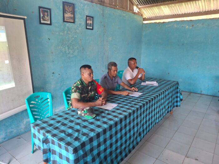 Babinsa Serma Yohanes Hadiri Rapat Penertiban Ternak di Desa Laipandak Babinsa Serma Yohanes Hadiri Rapat Penertiban Ternak di Desa Laipandak