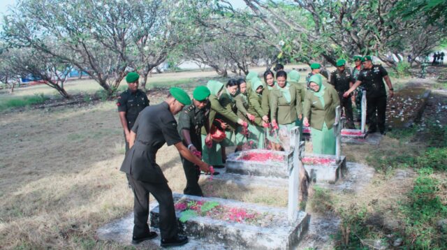 Kasdim 1601/Sumba Timur Pimpin Ziarah Rombongan, Peringati Hari Bakti Kodam IX/Udayana