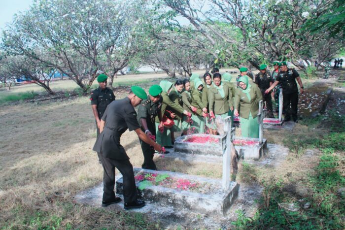 Kasdim 1601/Sumba Timur Pimpin Ziarah Rombongan, Peringati Hari Bakti Kodam IX/Udayana