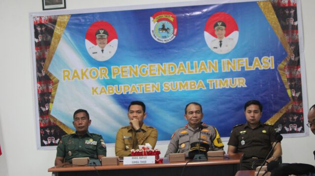 Kasdim 1601/Sumba Timur Hadiri Rakor Pengendalian Inflasi Melalui Zoom Meeting