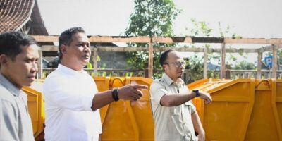 Wali Kota Tasikmalaya Tinjau Pengadaan Container Sampah Hasil Efisiensi Anggaran