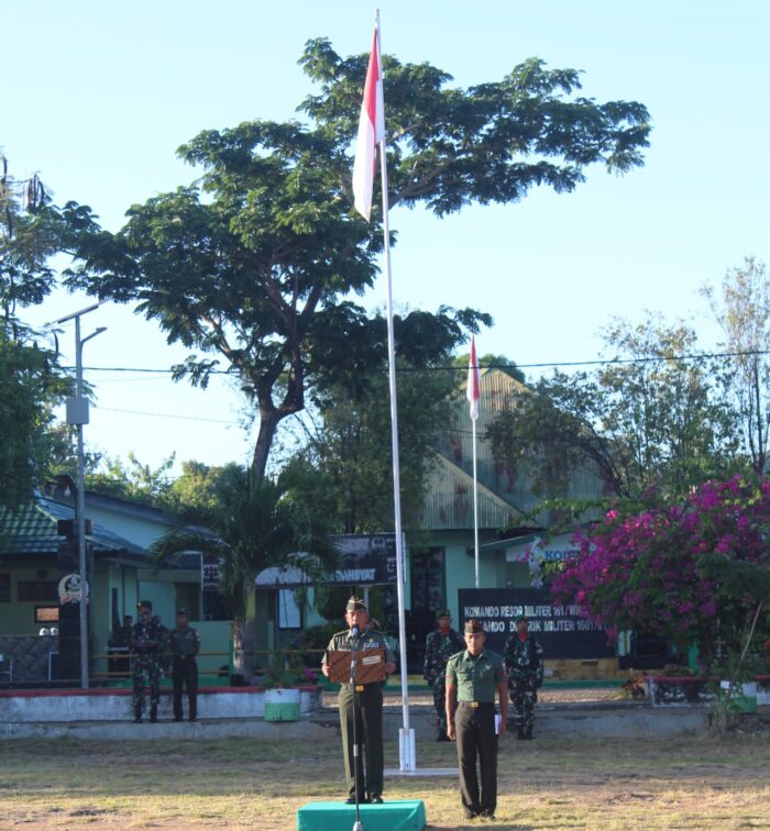 Kasdim 1601/Sumba Timur, Bacakan Amanat Pangdam IX/Udayana Pada Saat Upacara 17an