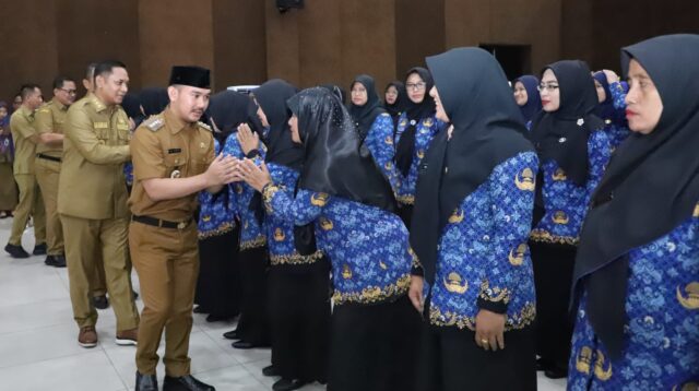 Bupati Bekasi Lantik 156 Pejabat Fungsional Guru dan Pengawas Sekolah