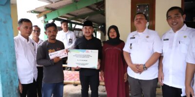 Pemkab Bekasi Salurkan 1.670 Unit Rumah Gotong Royong dan 1.652 SPALD-S di 100 Hari Kerja Bupati Ade Kuswara