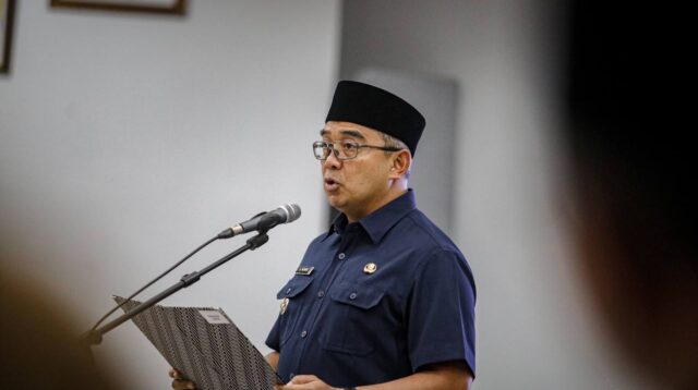 Wali Kota Bandung Lantik 183 Kepala Sekolah: “Pendidikan Harus Jadi Laboratorium Perubahan”
