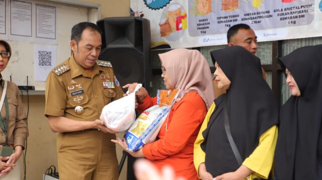 Jelang Idul Adha, Pemkot Cimahi Gelar Operasi Pasar Bersubsidi di Kelurahan Cibeureum