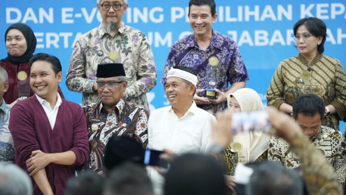 Perkuat Talenta Digital, KDM Resmi Luncurkan Jabar Istimewa Digital Academy 2025 Perkuat Talenta Digital, KDM Resmi Luncurkan Jabar Istimewa Digital Academy 2025