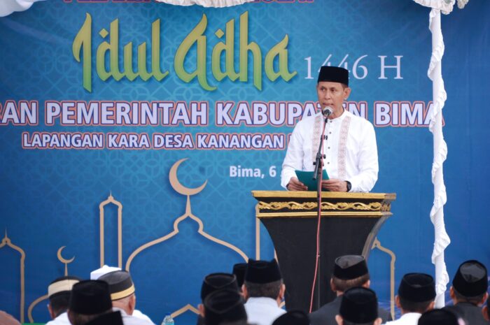 Bupati dan Wakil Bupati Bima Shalat Idul Adha 1446 H di Lapangan Kara Bolo Bupati dan Wakil Bupati Bima Shalat Idul Adha 1446 H di Lapangan Kara Bolo