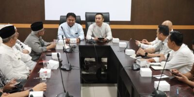 "FUI Bekasi Akan Gelar Aksi Damai Bela Palestina di Stadion Wibawa Mukti" "FUI Bekasi Akan Gelar Aksi Damai Bela Palestina di Stadion Wibawa Mukti"