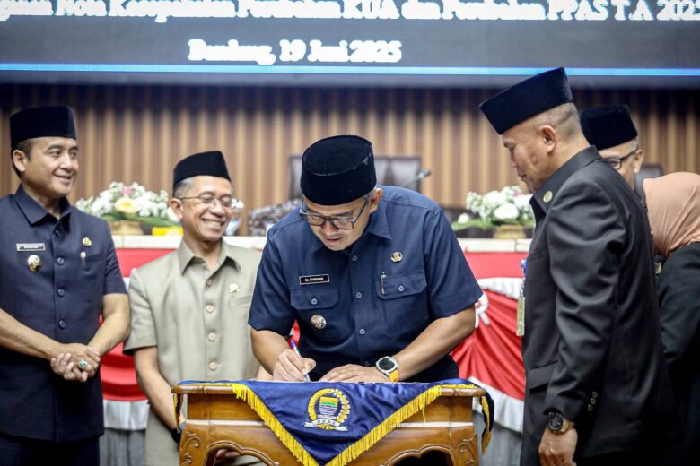 Pemkot dan DPRD Kota Bandung Sepakati Perubahan KUA-PPAS APBD 2025 Senilai Rp309 Miliar