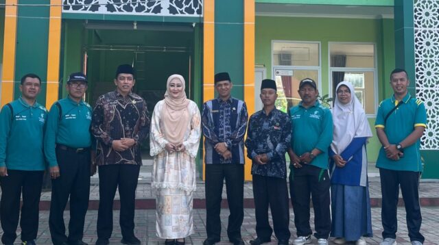 Tinjau Bantuan Ruang Kelas Baru di MTsN Kota Solok, Anggota DPR RI Lisda Hendrajoni: Pendidikan Madrasah Tidak Boleh Tertinggal