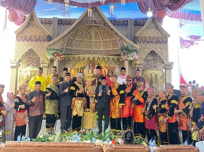 Wakil Bupati Risnaldi Hadiri Pengukuhan Irwandi ST Datuak Batuah Nan Kayo di Ampang Pulai Tarusan Wakil Bupati Risnaldi Hadiri Pengukuhan Irwandi ST Datuak Batuah Nan Kayo di Ampang Pulai Tarusan