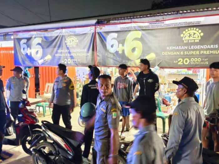 Patroli Gabungan Polsek Kotabaru Sasar Pelajar Dalam Rangka Penerapan Jam Malam Patroli Gabungan Polsek Kotabaru Sasar Pelajar Dalam Rangka Penerapan Jam Malam