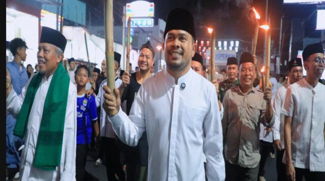 Pawai Obor di Purwakarta: Merawat Nasionalisme dalam Cahaya Hijriyah