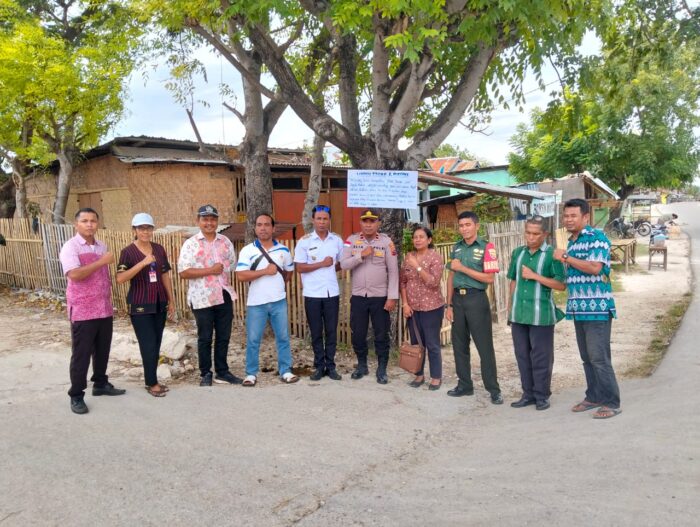 Babinsa Koramil 03/Katikutana Bersama Dinas Terkait Himbau Warga untuk Tidak Menambang Pasir Laut Babinsa Koramil 03/Katikutana Bersama Dinas Terkait Himbau Warga untuk Tidak Menambang Pasir Laut