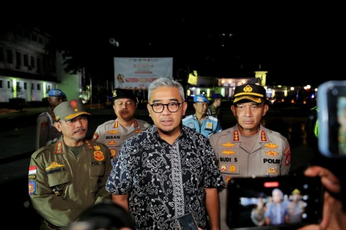 Pemkot Bandung dan Forkopimda Gelar Patroli Gabungan Skala Besar Jaga Keamanan Kota Pemkot Bandung dan Forkopimda Gelar Patroli Gabungan Skala Besar Jaga Keamanan Kota