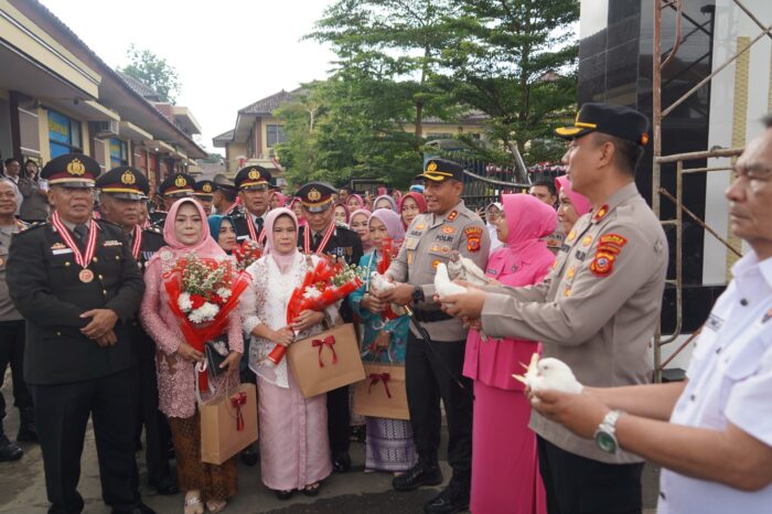 Kapolres Tasikmalaya Kota Pimpin Wisuda Purna Bakti 20 Anggota Polri