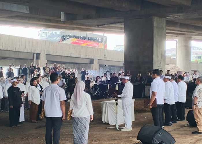 Dedi Mulyadi Lantik Pejabat di Kolong Tol: Jangan Tunggu Wewenang, Bertindaklah! Dedi Mulyadi Lantik Pejabat di Kolong Tol: Jangan Tunggu Wewenang, Bertindaklah!
