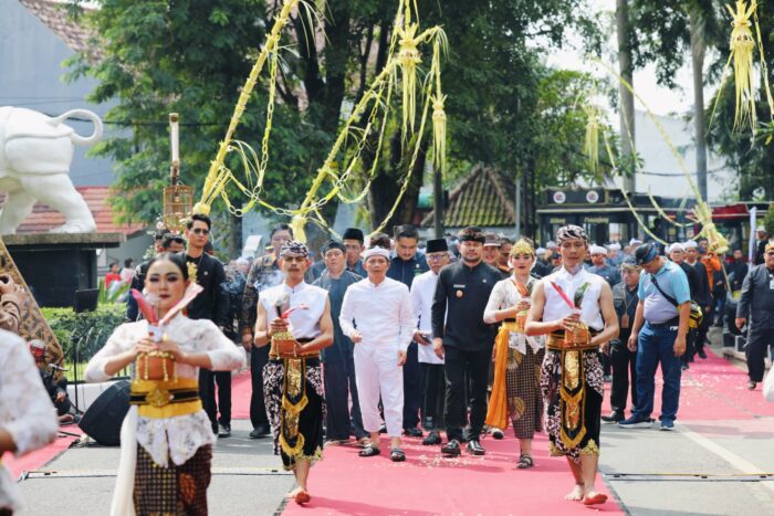 Mitembeyan dan Muru Indung Cai Jadi Simbol Kembali ke Akar Budaya